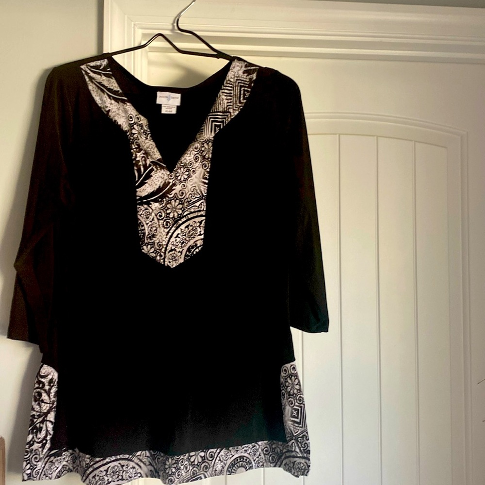 Stylish and stretchy Jaclyn Smith top - XL